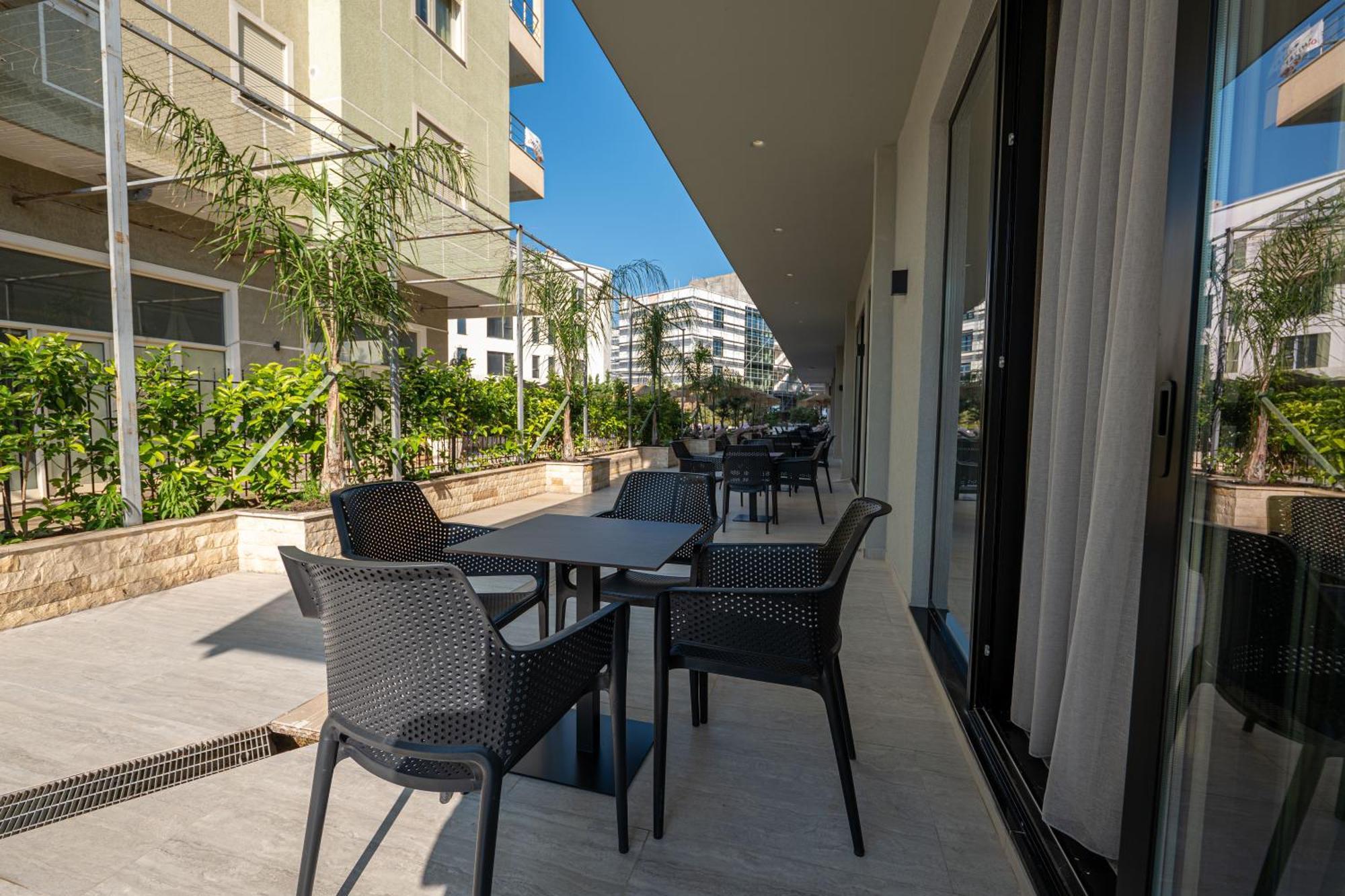 Gest Hotel Radhimë Dış mekan fotoğraf