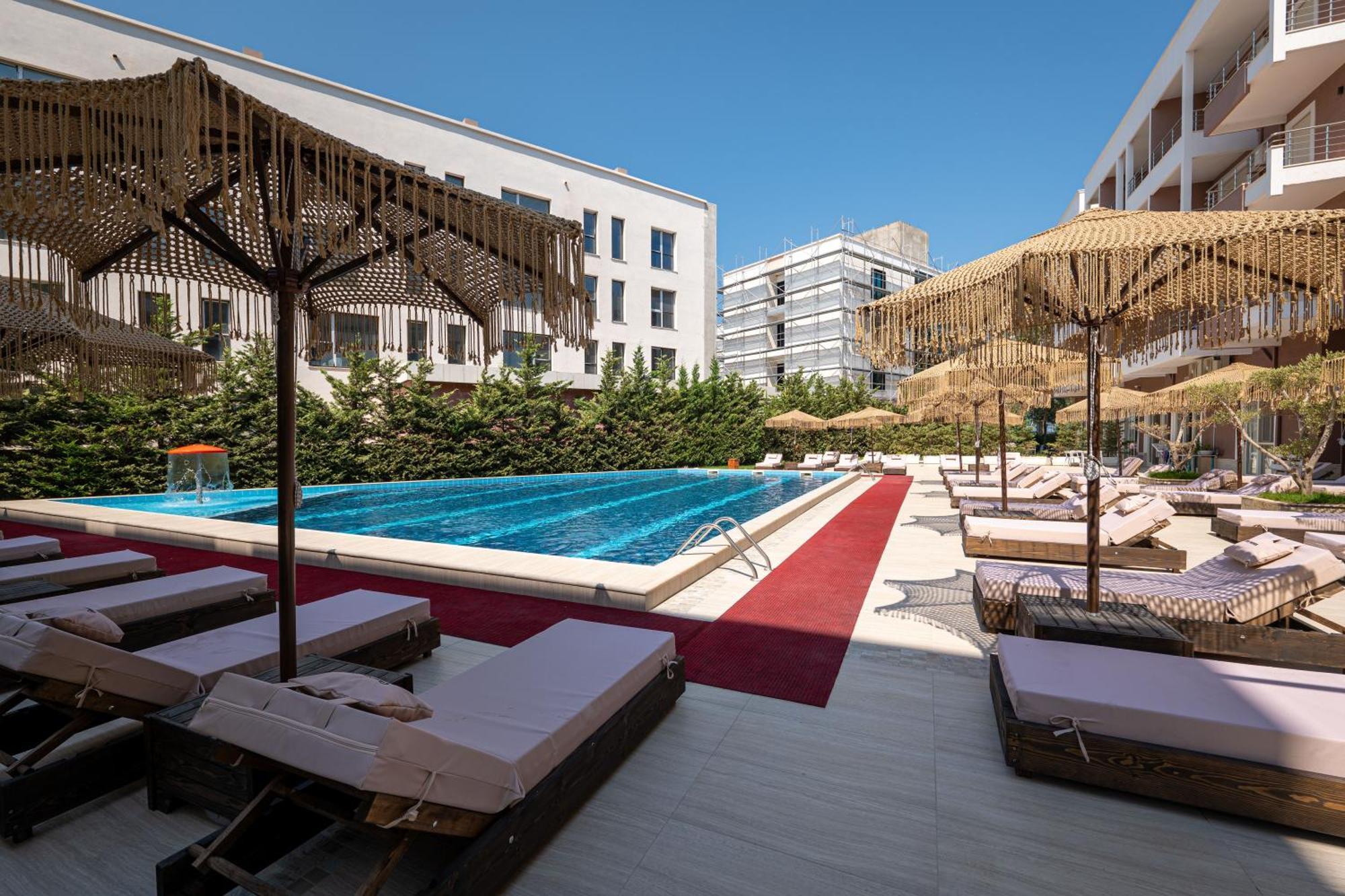 Gest Hotel Radhimë Dış mekan fotoğraf