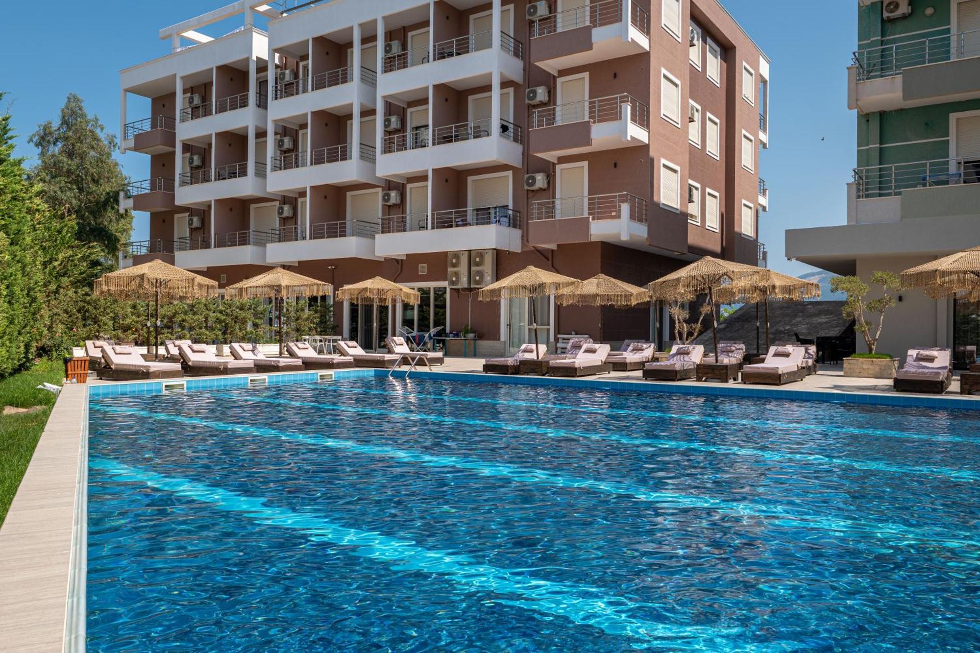 Gest Hotel Radhimë Dış mekan fotoğraf
