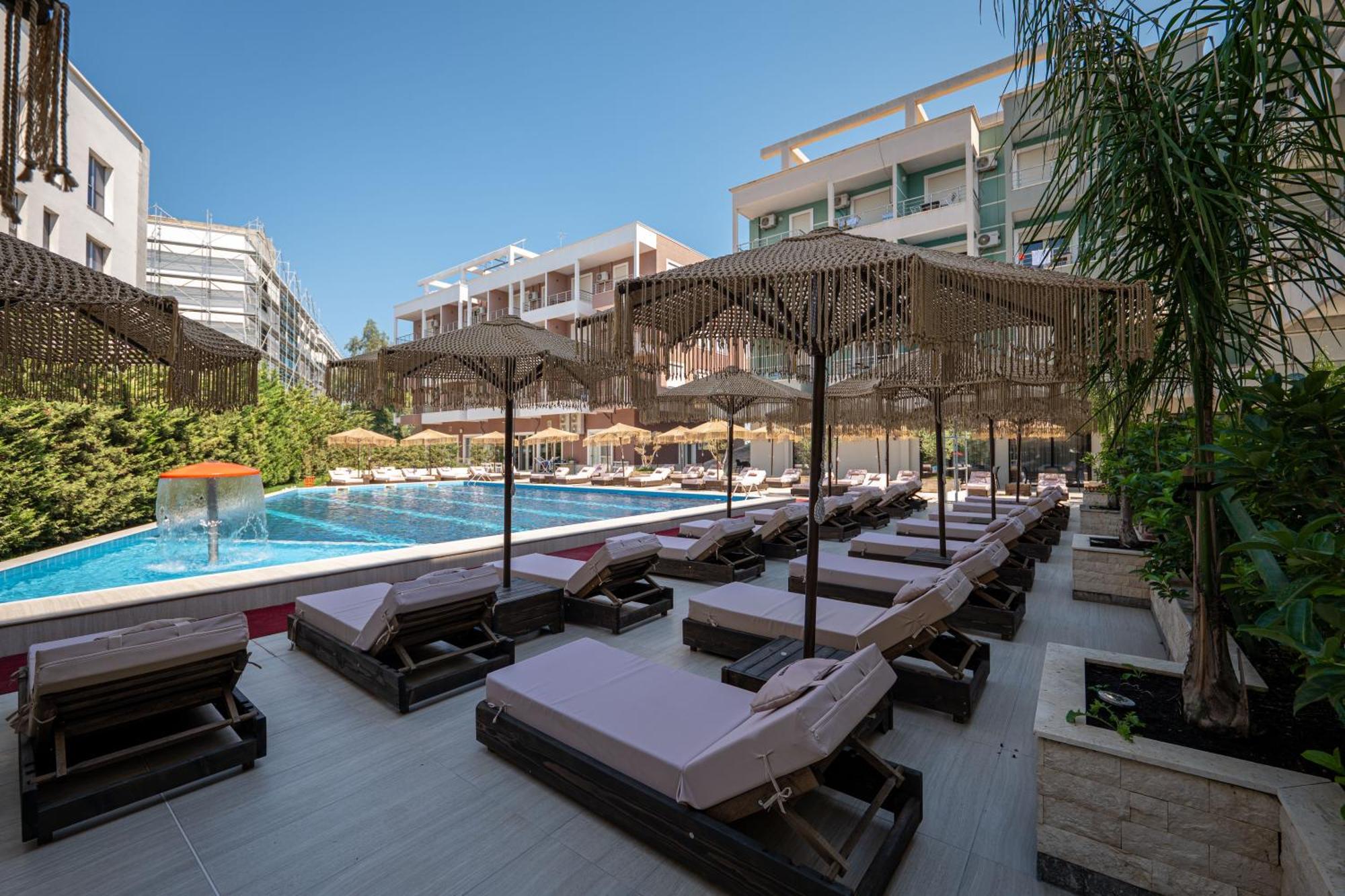 Gest Hotel Radhimë Dış mekan fotoğraf